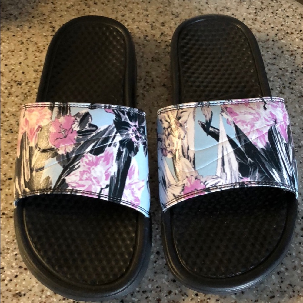 Nike slides